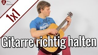 Gitarre richtig halten  Gitarren 1x1 [upl. by Latin]