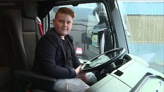 Marius conducteur de camion à 9 ans [upl. by Reaht]