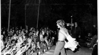 £ Claude François  Extrait de son concert dadieu de 1974 a Bruxelles [upl. by Fassold]