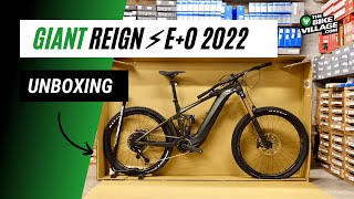 📦UNBOXING Nueva Giant Reign E0 2022  The Bike Village [upl. by Kella]