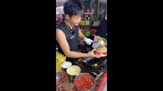 The cooking process for fried rice fried noodles and fried rice vermicelli in Chinese cuisine [upl. by Ahsenra708]