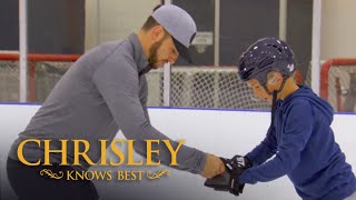 Chrisley Knows Best Season 6 Episode 24 Savannahs Boyfriend Shows Grayson Some Love On The Ice [upl. by Pollerd]