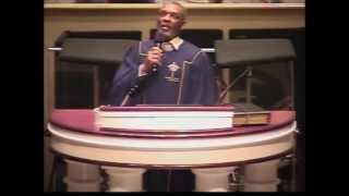 Pastor Micheal Benton Sings We Are Climbing Jacobs Ladder [upl. by Hittel480]