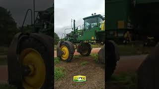 Pulverizador John Deere M4030  Zoomaq Pulverização shorts johndeere agro [upl. by Kalindi456]