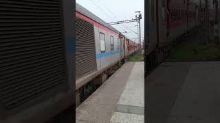 22912 Shipra Express Howrah Jn to Indore Jn [upl. by Giguere]