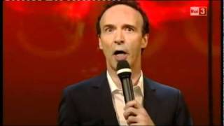 Roberto Benigni  Canzone su Berlusconi è tutto mio  Vieni via con me del 8112010 [upl. by Neffets20]