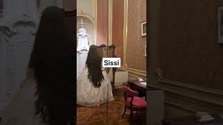 Live statue reproduction of Empress Elisabeth Princess Sisi  Vienna Austria sisi queen creepy [upl. by Ycul]