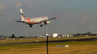 HD Jetstar A320 Landing Perth Airport [upl. by Hsetirp]