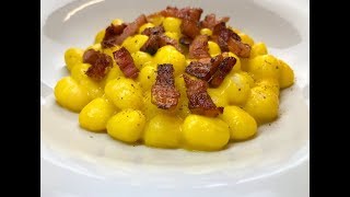 CHICCHE DI PATATE CON CREMA DI PORRI ZUCCA E GORGONZOLA E PANCETTA CROCCANTE  CUCINANDOMELAGODO [upl. by Barstow579]