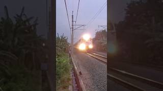 Kereta api panjang ka jayakarta keretaapi jayakarta trainspotting [upl. by Amatruda]