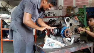 Piston Ring installation ford 3600 [upl. by Au]