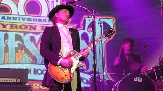 Nalle Colt  Vintage Trouble guitar solo 2019 [upl. by Anilem]