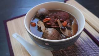 黑豆黑蒜汤 Black Beans and Fermented Black Garlic Soup [upl. by Savitt]