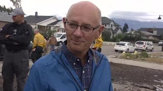 In Jasper Alberta mayor mourns burned family home  REUTERS [upl. by Bogie614]