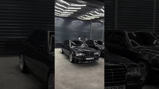 Black MercedesBenz W124  Lights On amp Full Interior Tour with Open Doors [upl. by Retsub]