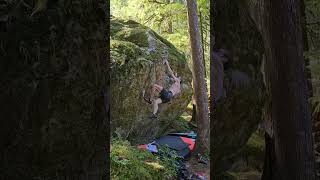 Centrefold V4  Squamish Bouldering [upl. by Corrinne]