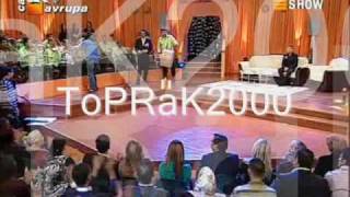 Ibrahim Tatlises  Niye Cattin Kaslarini LIVE [upl. by Perren189]