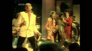 Darts  Its Raining  TOTP 17th August 1978 [upl. by Enyehc211]