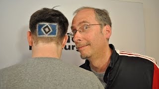 Horst bekommt die HSVRaute in die Haare rasiert [upl. by Htebiram403]