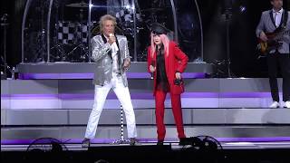 Sir Rod Stewart with Cyndi Lauper  This Old Heart of Mine Live [upl. by Romine]