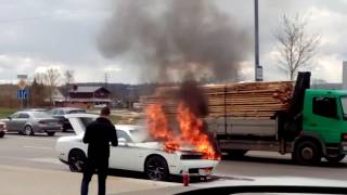 Skaitytojo video kaunietis užfiksavo visą automobilio gaisro gesinimo procesą [upl. by Burns]