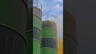 Flyash silo leakage Flyash bulker unloading youtubeshorts viral ytshorts construction [upl. by Repsag]