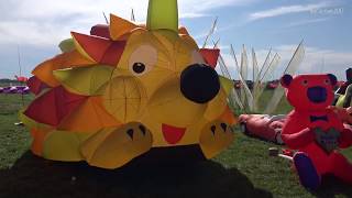 Festival der Riesendrachen auf dem Tempelhofer Feld Giant Dragon on the Tempelhofer Field [upl. by Zsamot]