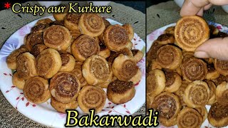 Bakarwadi 😋🍥 Crispy aur kurkure Perfect measurement ke saath 😊✨ RaunaqEZaiqa [upl. by Schlessel340]