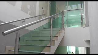 Escaleras con Baranda en acero inoxidable y Vidrio Templado  VAPSA PANAMA [upl. by Shewchuk428]