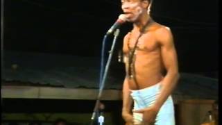 Fela Anikulapo Kuti Live At The Shrine 1987 Introducing the show and yabbis [upl. by Notserp536]