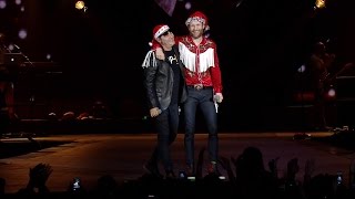 O è Natale tutti i giorni Live in Bologna Luca Carboni e Lorenzo Jova 21 dicembre 2015 [upl. by Bopp]