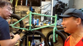 LIOW VIDEO Bike Servicing At R3 Cycles 小轮自行车保养 [upl. by Eversole750]