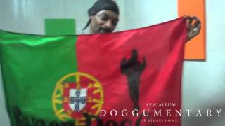 Tha Doggumentary Tour Lisbon  Snoop Listens to His Favorite New Song [upl. by Aihselat]