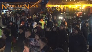 Demonstration in Ostfriesland Kevin Kühnert wird vom Landvolk mit Hupkonzert begrüßt [upl. by Nelag905]