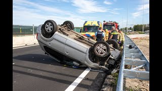 Auto over de kop op de A20 Vlaardingen YT [upl. by Neneek]