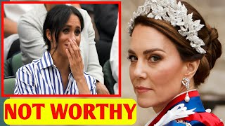 Youre not worthy of  Kate absolutely roast Meghan begging for her Japanese pearl choker necklace [upl. by Marih]