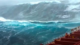 LES PLUS GROSSES VAGUES CAPTURÉ PAR UNE CAMERA [upl. by Fullerton]