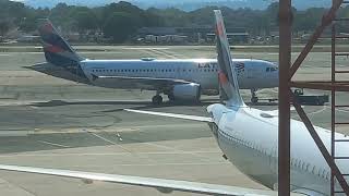 Movimentação de aeronaves no Aeroporto Internacional de Brasília DF [upl. by Robinette]