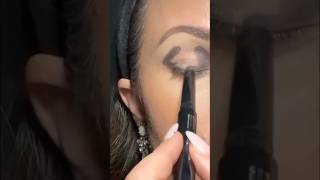 Eyeshadow hack makeup tutorial eyeshadowhack eyemakeup apt rosé shortsviral youtubeshorts [upl. by Atat]