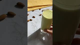 How to Make Banana Avocado Almond Smoothie [upl. by Glynda]