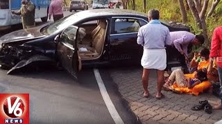 Road Accident at Tirumala Ghat Road  Car Hits Wall  Tirupati  V6 News [upl. by Eppesuig]