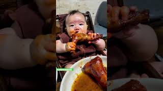 Baby eat diner bữa tối muộn của con shorts shortvideo [upl. by Oilicec]