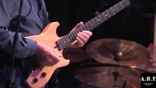 quotAllan Holdsworth plays Guthrie Govan quot  AMAZING RARE FOOTAGE [upl. by Aneela]