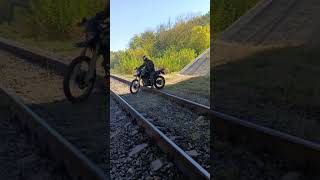 велс на рельсах endurox enduro exc250 ataki dirtbike enduromotocross smartphone endurocross [upl. by Llehcear]