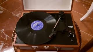 Shirley Bassey Kiss Me Honey Honey Kiss Me Theres Never Been A Night 78 rpm [upl. by Maia]