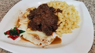 Vörösboros marhapörkölt  Hungarian goulash with red wine and chifferini pasta 🇭🇺 [upl. by Ylrebme]