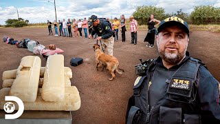 Homem é preso com droga em viagem de ônibus  Operação Fronteira América do Sul  Discovery Brasil [upl. by Grey]