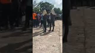 Solidaridad en Chiapas Migrantes reciben ayuda en su travesía hacia USA 🇲🇽🤲 Shorts [upl. by Llenrep704]