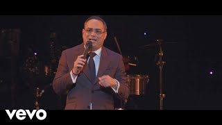 Gilberto Santa Rosa  La Agarro Bajando En Vivo [upl. by Seta]