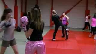 KickBoxing Féminin à lécole Aurillacoise de boxe piedspoings quotImpact du Dragonquot [upl. by Hooge938]